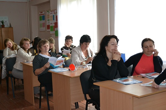 Селян Верхніх Воріт та Абранки привчають до роздільного сортування сміття