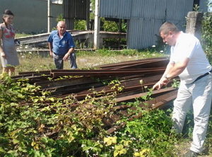 На Іршавщині влада заопікувалася демонтованими рейками вузькоколійки (ФОТО)