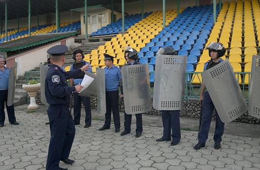 У Тячеві міліцію також готували до протидії заворушенням (ФОТО)