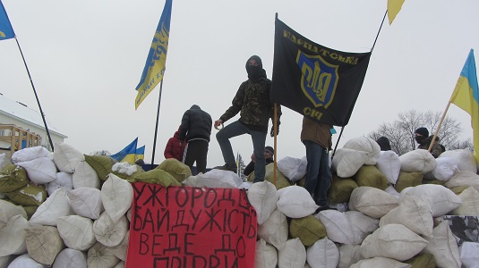 Акт відчаю: На Закарпатті влада приватно лякає активістів і депутатів облради запровадженням надзвичайного стану та арештами