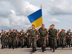 Свалявські студенти власним коштом спорядили бійця з району, якій повертається в зону АТО (ФОТО)