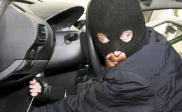 В Ужгороді розшукують викрадене вночі авто