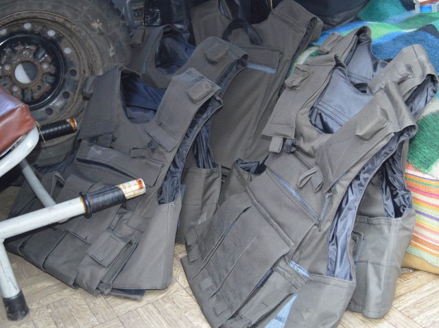На Іршавщині закупили для земляків, що воюють на сході, 7 бронежилетів (ФОТО)