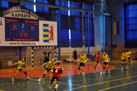 Ужгородські гандболістки, здобувши 5 перемог поспіль, повернулися із Чемпіонату України в Броварах