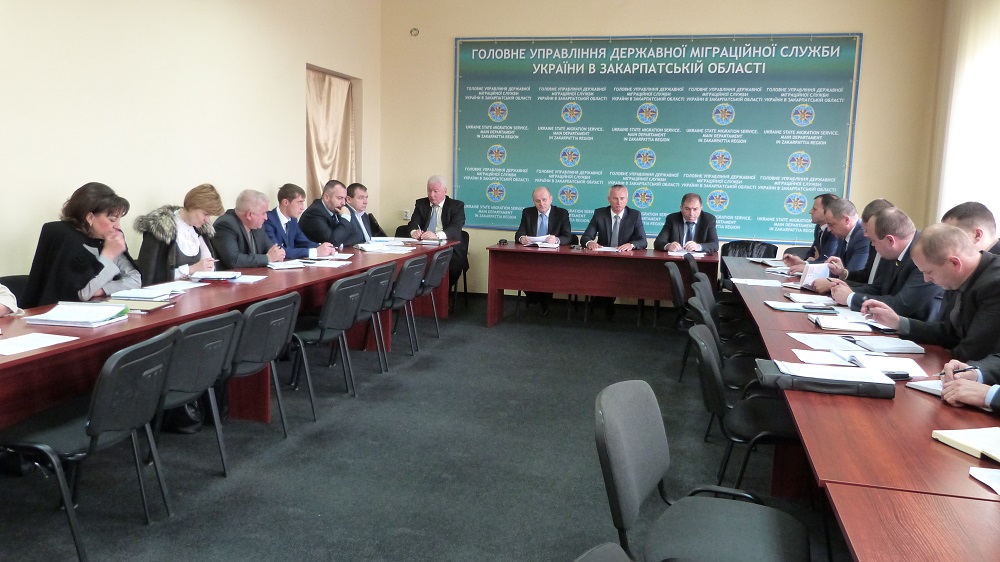 На Закарпатті майже вдвічі зріс попит на закордонні паспорти