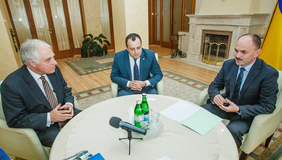 Службовці із Закарпаття відвідуватимуть семінар у Берліні (ФОТО, ВІДЕО) 