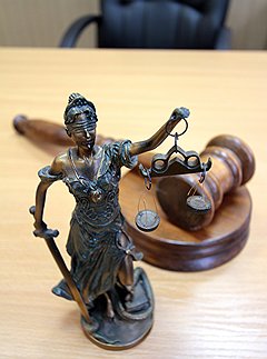 За вбивство жінки кочергою закарпатцю загрожує до 15 років тюрми