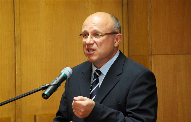 Колектив УжНУ вимагає від ректора Ващука закрити свій "освітньо-бізнесовий проект" і подати у відставку