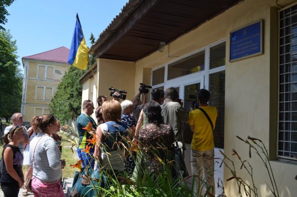 Матері військових вимагали в Ужгороді ротації і повернення синів додому(ФОТО)