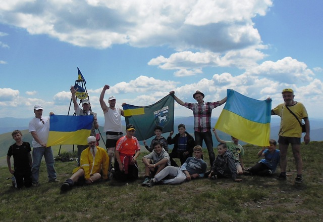 Закарпатці спільно з тернополянами запалили у горах свічки у пам