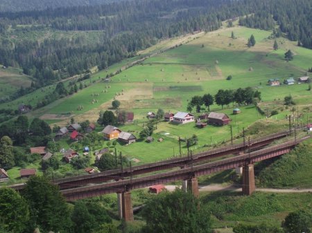 Закарпатець здав міліції двох осіб, що фотографували і наносили на карту мости