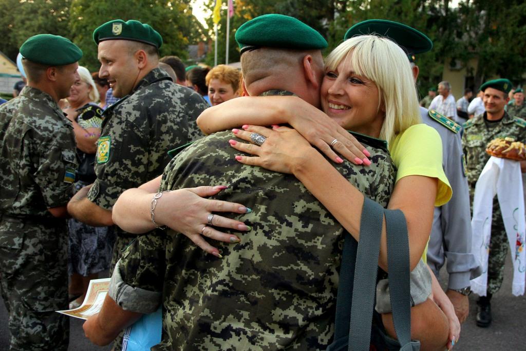 У Чопі зустрічали прикордонників, що повернулися зі Сходу (ФОТО, ВІДЕО)