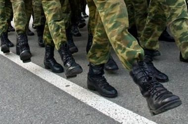 Переселенців зі Сходу на Закарпатті мають намір ставити на облік у військкомат