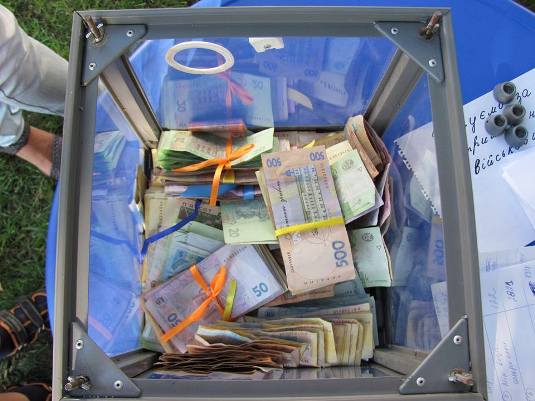 На благодійному ярмарку в Мукачеві зібрали майже 11,5 тис грн