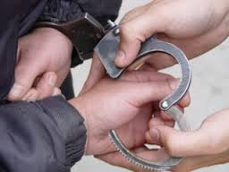 У Мукачеві в центрі міста двоє юнаків відлупцювали сержанта міліції