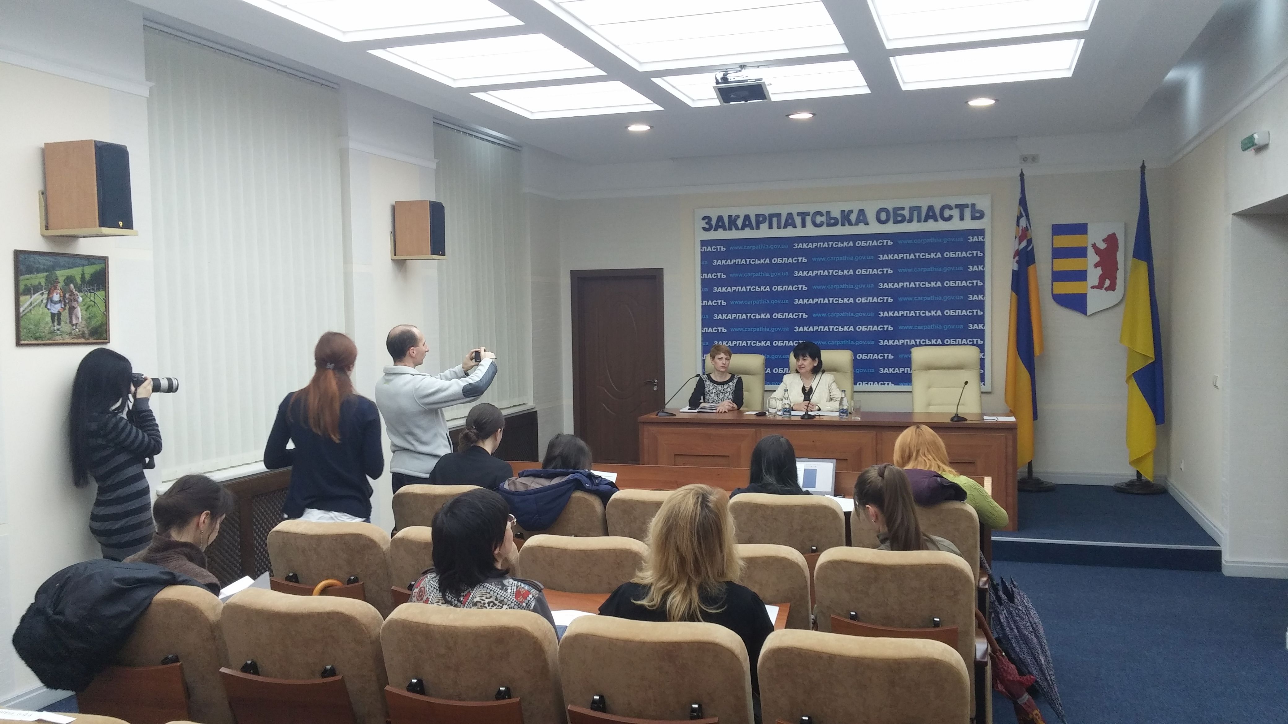 Для безперервної виплати пенсій переселенці на Закарпатті мають до 1 лютого зареєструватися в органах соцзахисту