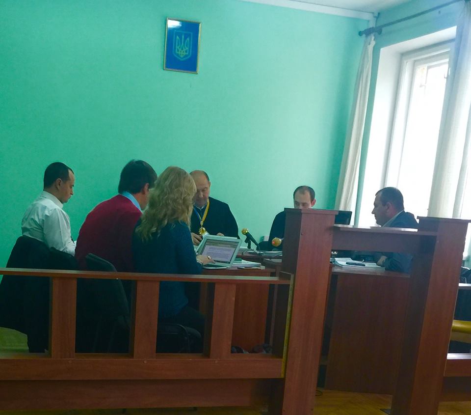 У судовому засіданні по справі лікарки, з вини якої на Ужгородщині загинули прочани Хресної ходи, перерва до листопада