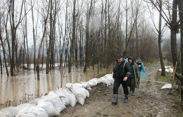 Угорщина направила Закарпаттю 100 тис мішків для укріплення берегів під час проходження паводкової хвилі