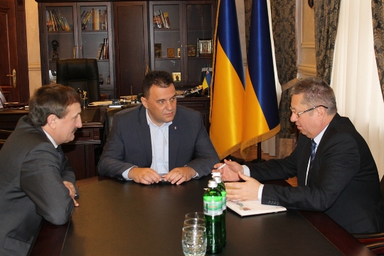 На Закарпатті проекспериментують із фінансуванням дорожньої галузі за рахунок перевиконання митних надходжень