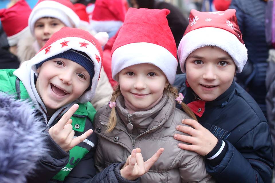 "Католицькі" миколайчики привітали ужгородців з днем Святого Миколая концертом (ФОТО)