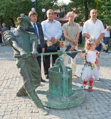 Звинувачені в контрабанді депутат і екс-депутат з Виноградівщини – це екс-"регіонали" і "відродженець"