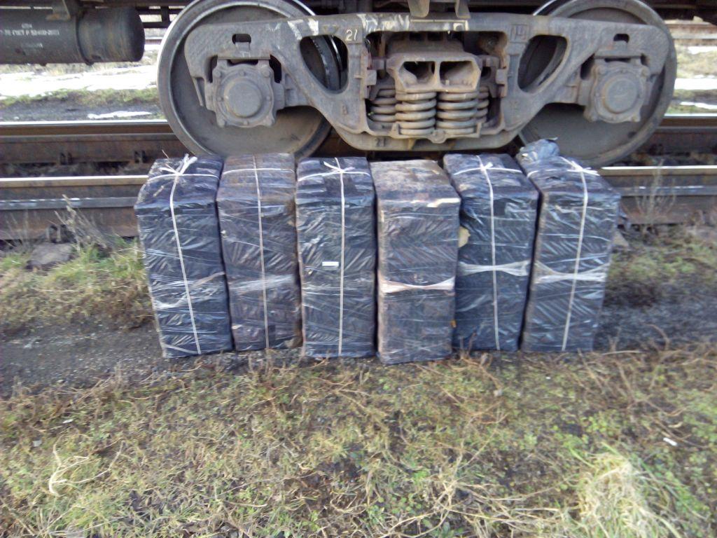 До Угорщини через Закарпаття намагались перевезти 3,5 тис пачок сигарет (ФОТО)