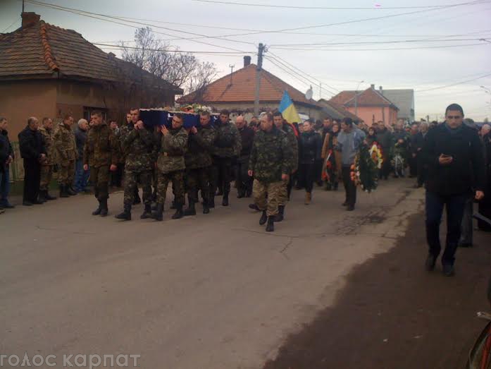 У Виноградові ховали 36-річного бійця Адальберта Ковача (ФОТО, ВІДЕО)