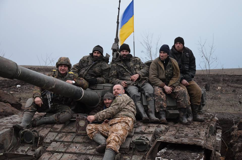 Бійці 128-ї закарпатської бригади захопили під Дебальцевим черговий російський танк (ФОТО)