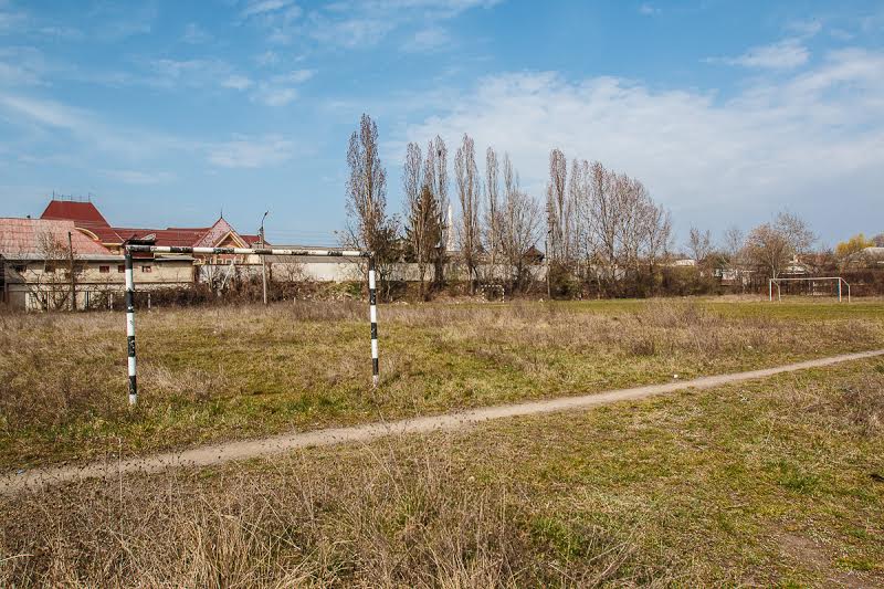 В Ужгороді будуть і ковзанка, і поле для футболістів (ВІДЕО)