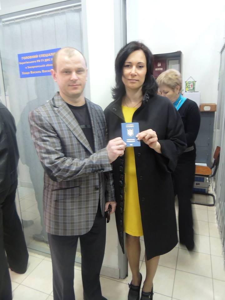 У Берегові почали видавати біометричні паспорти