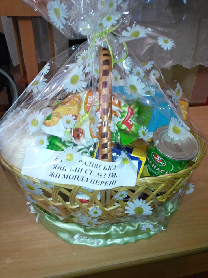 Підсумком акції "Захиснику України - Великодній кошик" у Виноградові стала велика кількість великодніх смаколиків і понад 25 тис грн