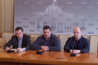 У кабінеті медведчуківського  "кришувальника" Шаранича в МВС знайшли золоті злитки, "чорну" бухгалтерію і документи про корупцію в облуправліннях (ВІДЕО)