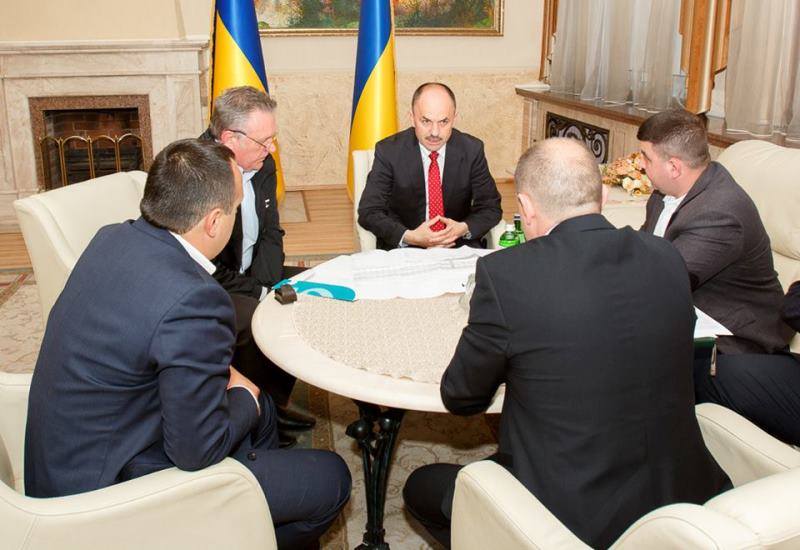 Керівництво Закарпаття з представниками Львівської залізниці обговорювали питання вузькоколійки та автовокзалів