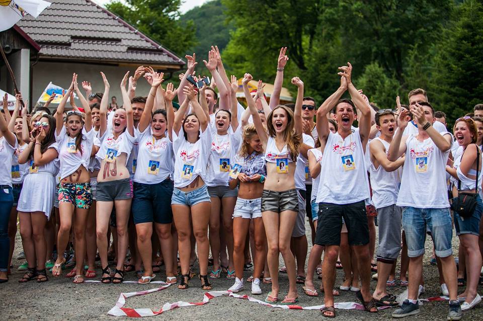 До Дня молоді в Ужгороді оголошено фотоконкурс із наступною фотовиставкою "Молоде обличчя Закарпаття"