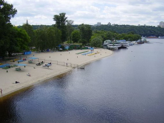 У Києві закарпатець вихопив у відпочивальника 450 грн з рук і втік