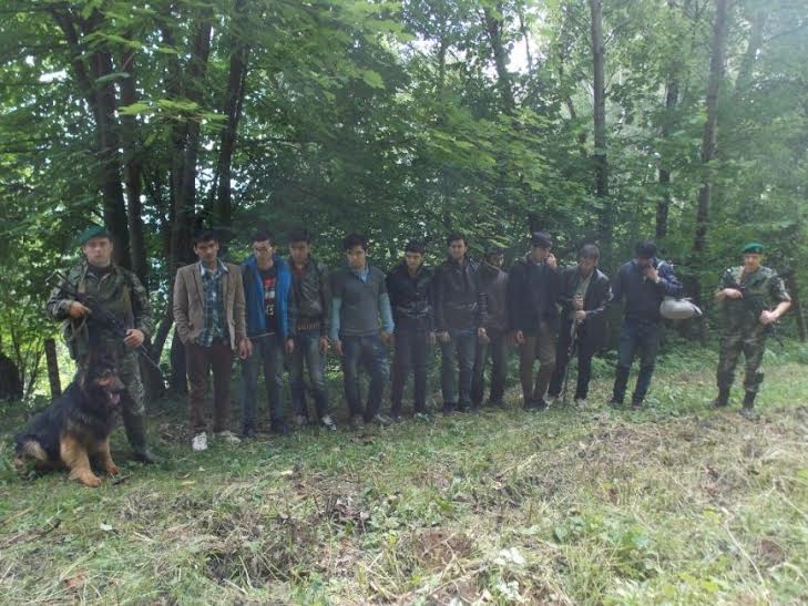 На кордоні зі Словаччиною вдруге за добу прикордонники Чопського загону затримали нелегалів з Афганістану (ФОТО)