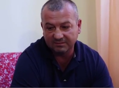 "Йовбак" Йовбак возить карабін у багажнику, зареєстрований помічником дільничного і має "ксиву" журналіста (ФОТО, ВІДЕО)