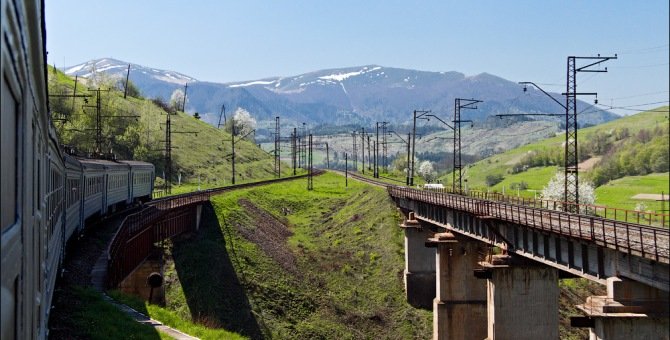 Надвечір середи у Кольчині на Мукачівщині невідомі "замінували" залізничний міст