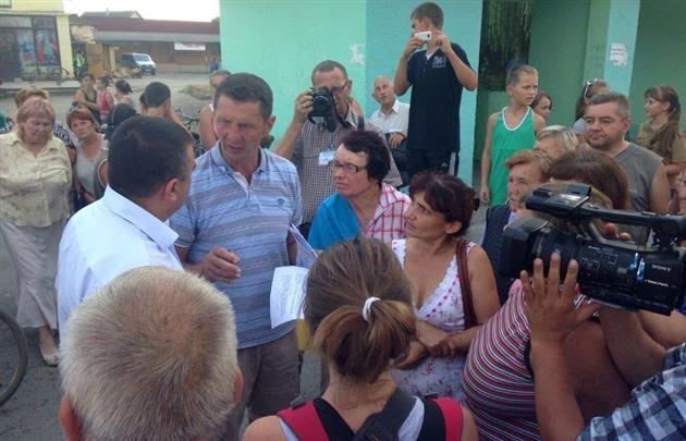 У Ракошині під Мукачевом ужгородський провокатор організував блокування траси, а знервований водій збив велосипедиста