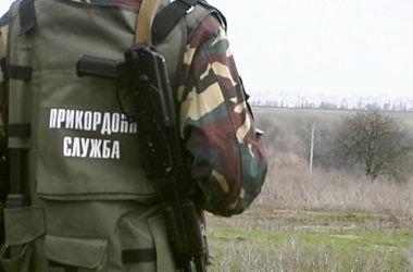Закарпатського прикордонника, який намагався звести рахунки з життям, стріляючи собі в груди, лікують у Львові