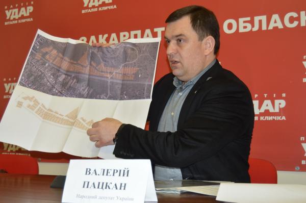 Прокуратура Закарпаття офіційно відмовилася вступати в справу про "ділянку для нардепа Пацкана" на боці сиріт