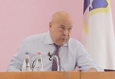 На представленні голови Виноградівської РДА "губернатор" Закарпаття Москаль хамив і затикав рот закарпатцеві, що говорив про корупцію