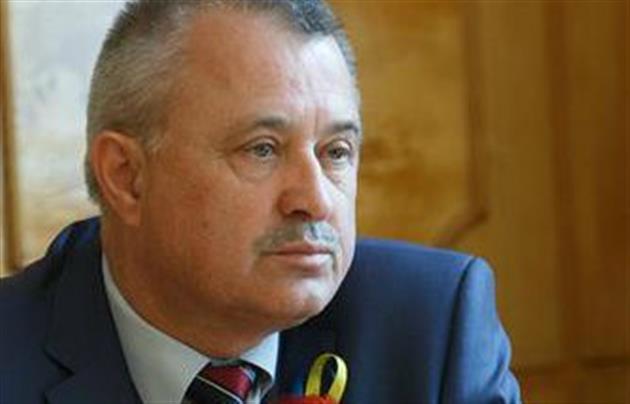 З Закарпатської ОДА звільнився і головний освітянин Михайло Мотильчак