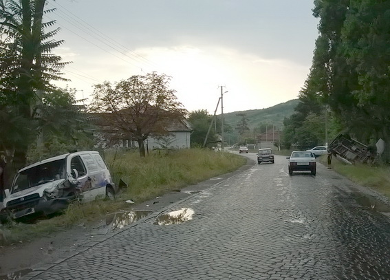 На Берегівщині 10-річний хлопчик-велосипедист потрапив під автомобіль