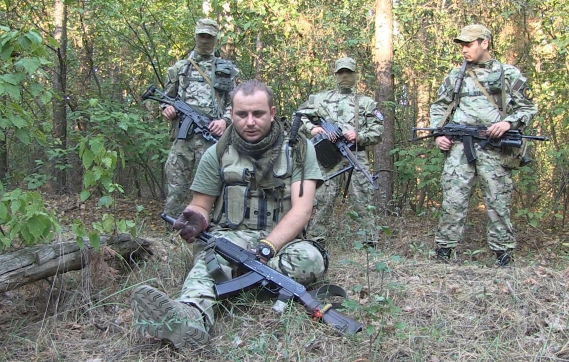 Розшукувані бійці "Правого сектора" Закарпаття на Донбасі на відео розповіли про події в Мукачеві (ВІДЕО)