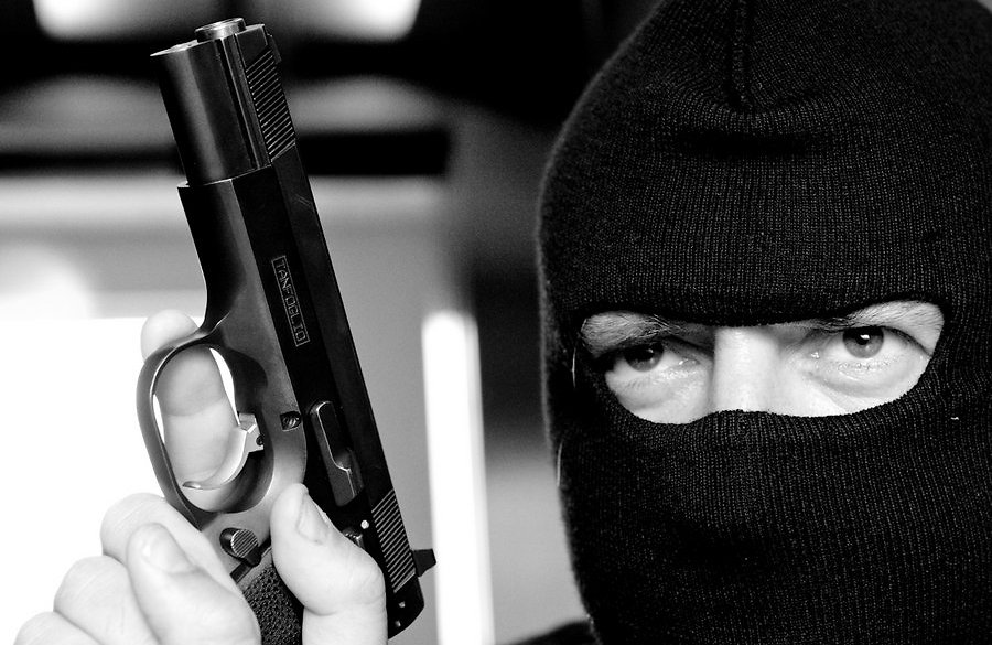 На Хустщині вночі сталася перестрілка між правоохоронцями та грабіжниками
