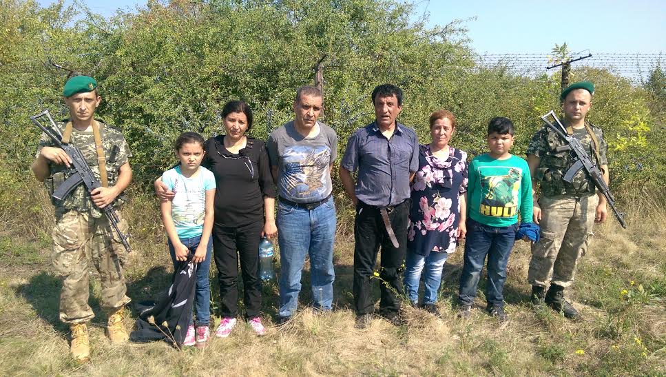 Прикордонники Чопського загону посеред білого дня зловили афганців під час перетину кордону (ФОТО) 