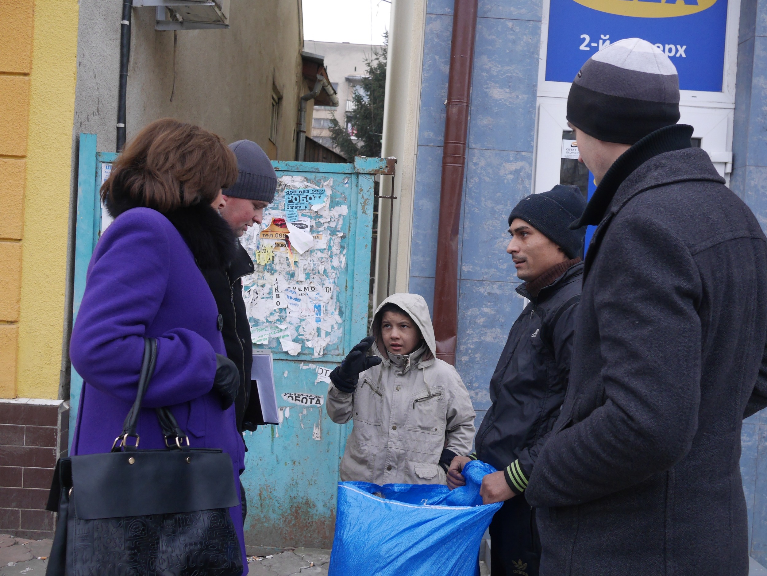 Ужгородців просять повідомляти у міськраду у випадку виявлення випадків дитячого жебракування