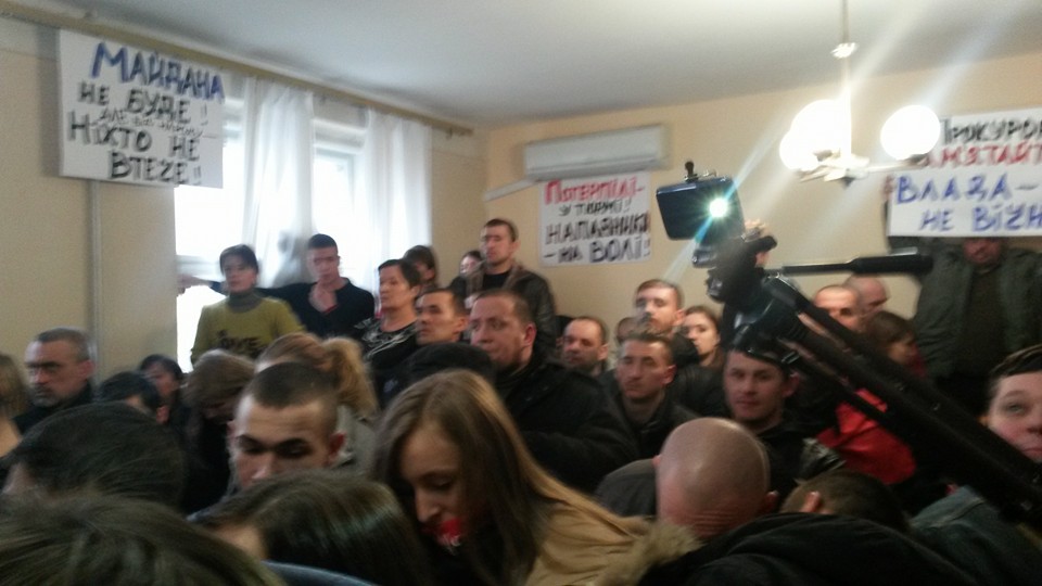 Суд над бійцями ПС в Ужгороді затягується – суддя вимагає заявку на конвоювання (ФОТО)