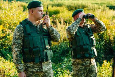 На Закарпатті поблизу кордону затримали двох жінок із Індії без документів